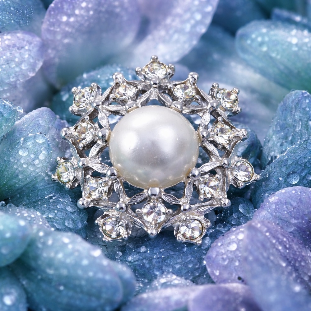 1960' Sarah Coventry Snowflake Brooch
